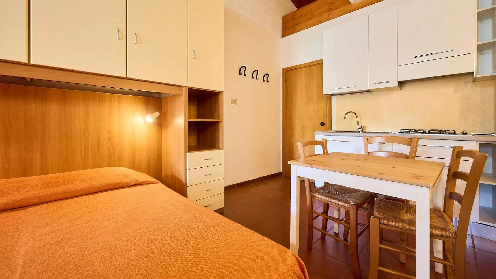 Ghiacci Vecchi Residence Venturina Terme Apartahotel